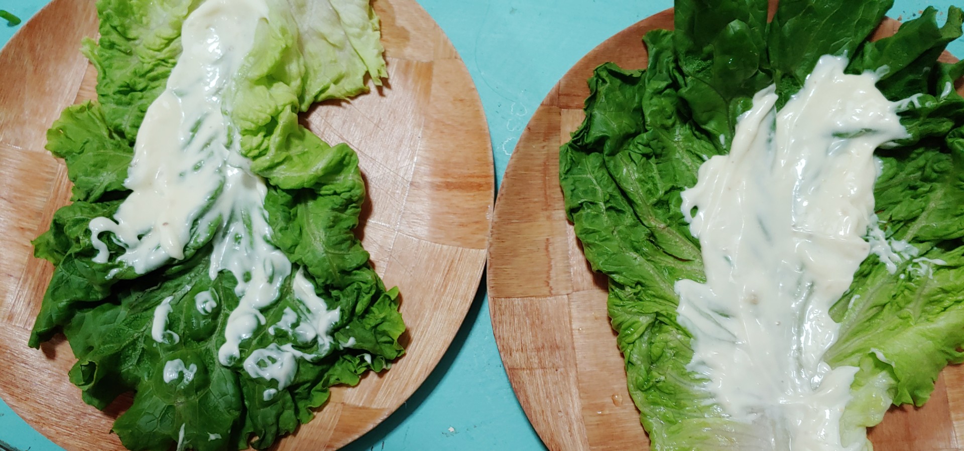 lettuce leaves with mayonnaise for burgers